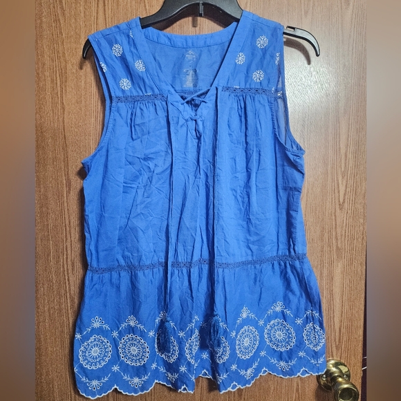 St. John's Bay Tops - St. Johns Bay Blue V Neck Tie Tank Top Embroidered Shirt Blouse Size Medium!